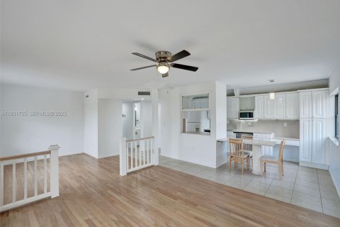 Condominio en venta en Hollywood, Florida, 3 dormitorios, 201.41 m2 № 2034755 - foto 18