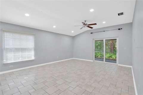 Casa en alquiler en Zephyrhills, Florida, 3 dormitorios, 133.04 m2 № 1906918 - foto 9