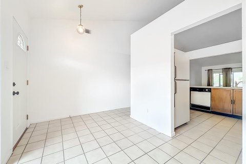 Adosado en venta en Gotha, Florida, 2 dormitorios, 99.59 m2 № 2094529 - foto 12