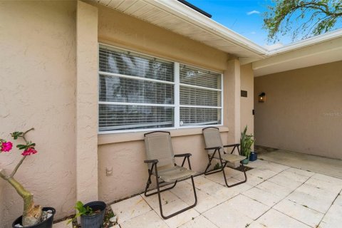 House in Holiday, Florida 4 bedrooms, 170.66 sq.m. № 2115903 - photo 11