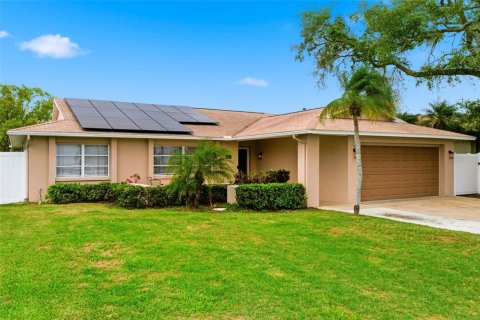 Casa en Holiday, Florida 4 dormitorios, 170.66 m2 № 2115903
