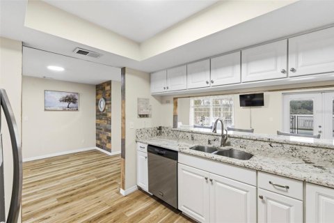 House in Holiday, Florida 4 bedrooms, 170.66 sq.m. № 2115903 - photo 30
