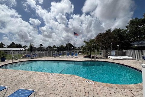 Condominio en venta en Fort Lauderdale, Florida, 1 dormitorio, 69.68 m2 № 2185120 - foto 24