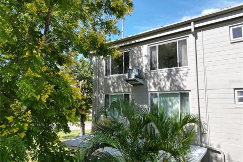 Condo in Clearwater, Florida, 2 bedrooms № 2097434 - photo 12