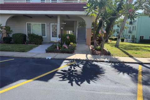 Condo in Clearwater, Florida, 2 bedrooms № 2097434 - photo 11