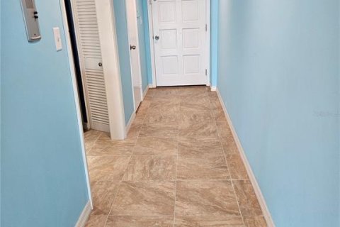Copropriété à louer à Saint Petersburg, Floride: 1 chambre, 73.39 m2 № 1724158 - photo 2