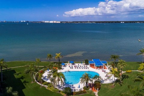 Condominio en venta en Saint Petersburg, Florida, 2 dormitorios, 116.59 m2 № 1716603 - foto 19