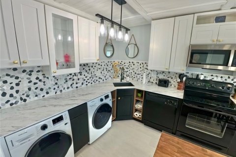 Купить кондоминиум в Сент-Питерсберг, Флорида 3 комнаты, 76.64м2, № 2093324 - фото 16
