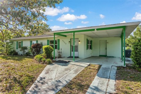 Casa en Citrus Springs, Florida 3 dormitorios, 102.56 m2 № 2100461