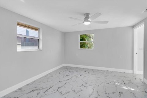 Casa en venta en Port Richey, Florida, 3 dormitorios, 141.12 m2 № 1553344 - foto 18
