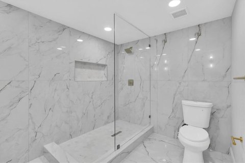 Casa en venta en Port Richey, Florida, 3 dormitorios, 141.12 m2 № 1553344 - foto 23