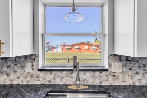 Casa en venta en Port Richey, Florida, 3 dormitorios, 141.12 m2 № 1553344 - foto 11