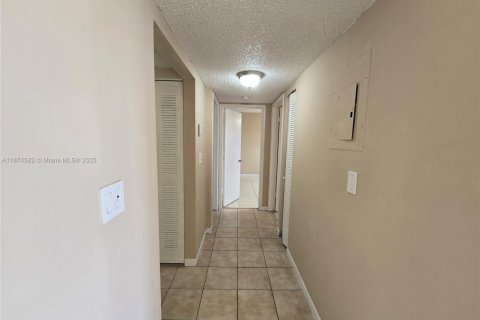 Copropriété à louer à Miami, Floride: 2 chambres, 80.82 m2 № 1925845 - photo 5