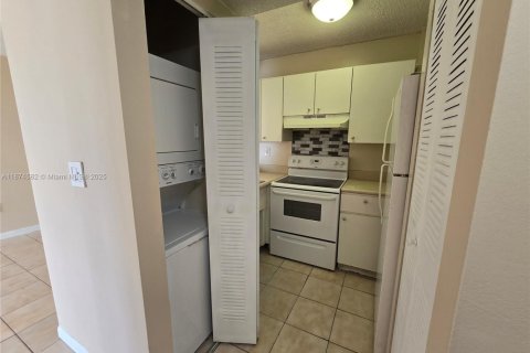 Copropriété à louer à Miami, Floride: 2 chambres, 80.82 m2 № 1925845 - photo 3