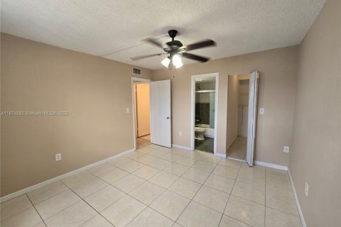 Copropriété à louer à Miami, Floride: 2 chambres, 80.82 m2 № 1925845 - photo 7