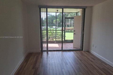 Снять в аренду кондоминиум в Пемброк-Пайнс, Флорида 1 спальня, 85.47м2, № 2034717 - фото 11