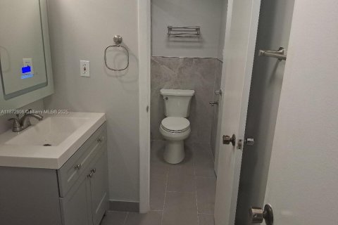 Снять в аренду кондоминиум в Пемброк-Пайнс, Флорида 1 спальня, 85.47м2, № 2034717 - фото 16