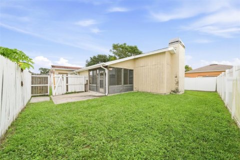 Villa ou maison à vendre à Tampa, Floride: 3 chambres, 153.85 m2 № 2418652 - photo 16