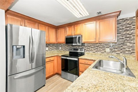 Villa ou maison à vendre à Tampa, Floride: 3 chambres, 153.85 m2 № 2418652 - photo 8