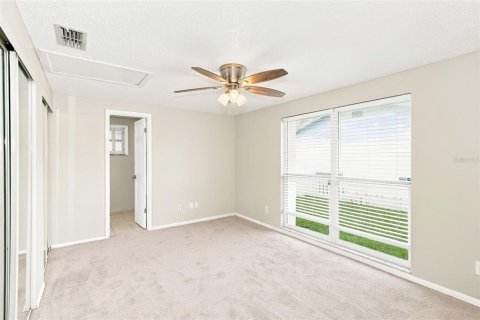 Villa ou maison à vendre à Tampa, Floride: 3 chambres, 153.85 m2 № 2418652 - photo 12