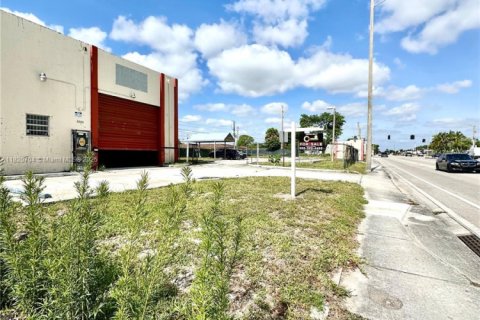 Commercial property in West Park, Florida № 1782132 - photo 3
