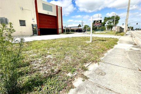 Commercial property in West Park, Florida № 1782132 - photo 5