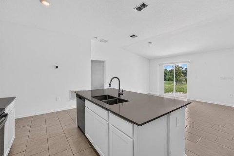 House in Davenport, Florida 3 bedrooms, 146.79 sq.m. № 2157506 - photo 17