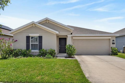 House in Davenport, Florida 3 bedrooms, 146.79 sq.m. № 2157506 - photo 2