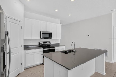 House in Davenport, Florida 3 bedrooms, 146.79 sq.m. № 2157506 - photo 11