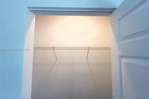 Townhouse in Tamarac, Florida 2 bedrooms, 135.08 sq.m. № 1995709 - photo 27