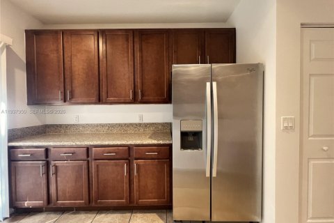 Townhouse in Tamarac, Florida 2 bedrooms, 135.08 sq.m. № 1995709 - photo 6