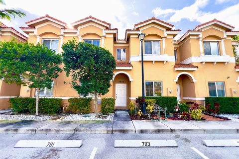 Townhouse in Tamarac, Florida 2 bedrooms, 135.08 sq.m. № 1995709