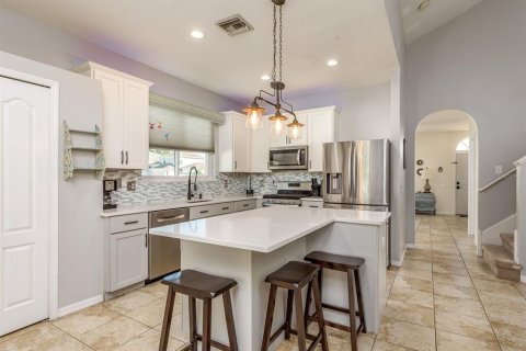 House in Trinity, Florida 4 bedrooms, 198.81 sq.m. № 1662339 - photo 12