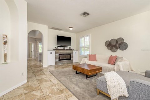 House in Trinity, Florida 4 bedrooms, 198.81 sq.m. № 1662339 - photo 4