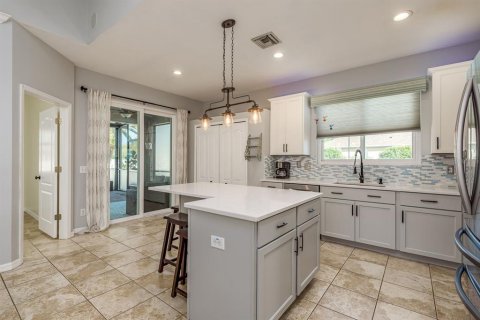 House in Trinity, Florida 4 bedrooms, 198.81 sq.m. № 1662339 - photo 10
