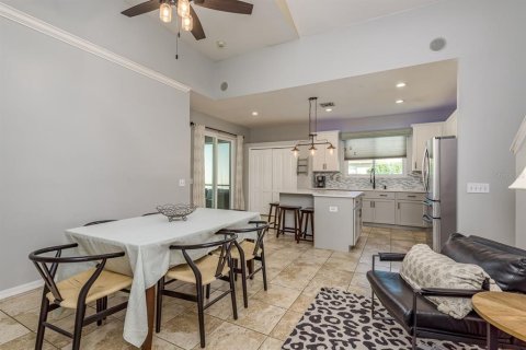 House in Trinity, Florida 4 bedrooms, 198.81 sq.m. № 1662339 - photo 8