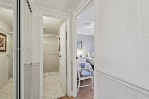 Condo in Lauderdale Lakes, Florida, 2 bedrooms  № 1990824 - photo 24