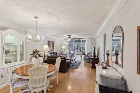 Condo in Lauderdale Lakes, Florida, 2 bedrooms  № 1990824 - photo 8