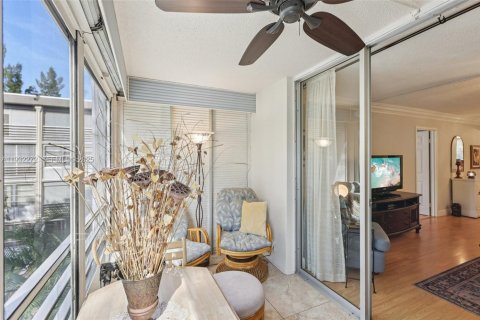 Condo in Lauderdale Lakes, Florida, 2 bedrooms  № 1990824 - photo 15