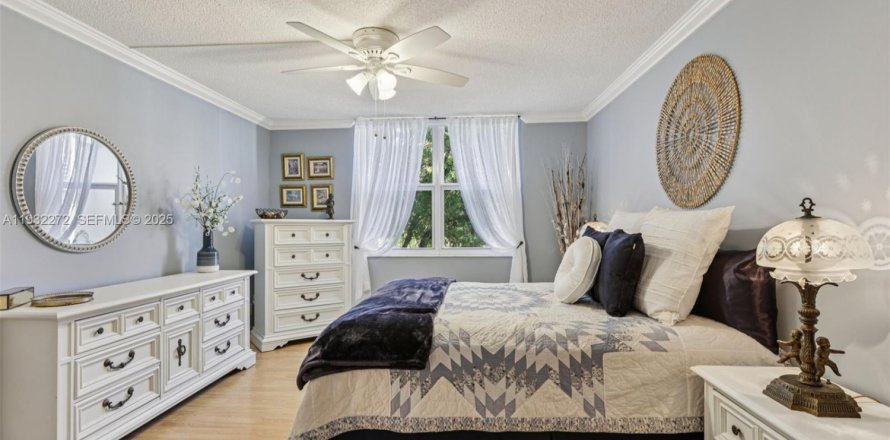 Condo in Lauderdale Lakes, Florida, 2 bedrooms  № 1990824