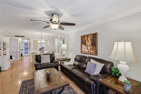 Condo in Lauderdale Lakes, Florida, 2 bedrooms  № 1990824 - photo 13