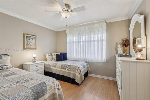 Condo in Lauderdale Lakes, Florida, 2 bedrooms  № 1990824 - photo 27