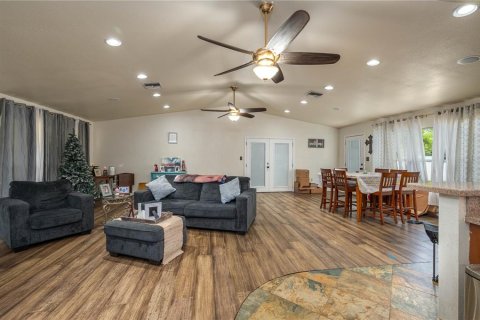 House in Lakeland, Florida 5 bedrooms, 342.9 sq.m. № 1687983 - photo 24