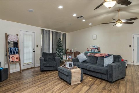 House in Lakeland, Florida 5 bedrooms, 342.9 sq.m. № 1687983 - photo 25