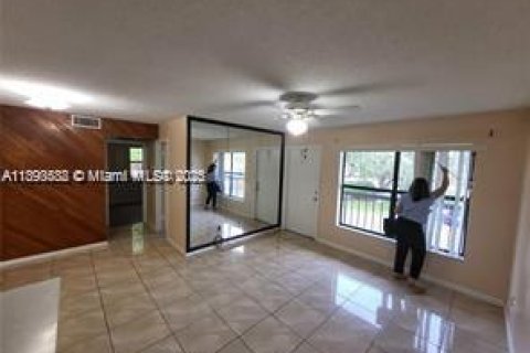 Снять в аренду кондоминиум в Хайалиа, Флорида 2 спальни, 69.4м2, № 1945561 - фото 11