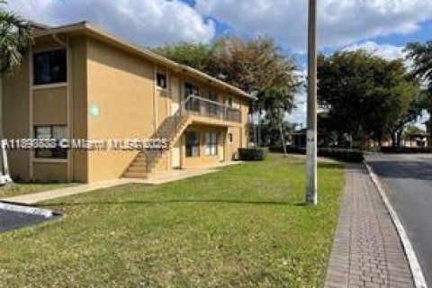 Снять в аренду кондоминиум в Хайалиа, Флорида 2 спальни, 69.4м2, № 1945561 - фото 3