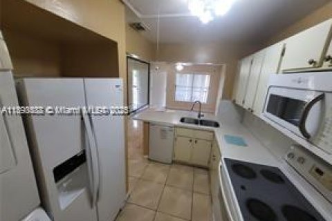 Снять в аренду кондоминиум в Хайалиа, Флорида 2 спальни, 69.4м2, № 1945561 - фото 7