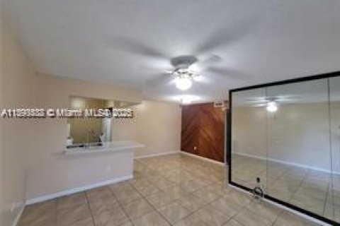 Снять в аренду кондоминиум в Хайалиа, Флорида 2 спальни, 69.4м2, № 1945561 - фото 9