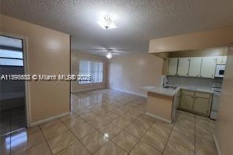 Снять в аренду кондоминиум в Хайалиа, Флорида 2 спальни, 69.4м2, № 1945561 - фото 10