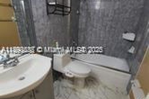 Снять в аренду кондоминиум в Хайалиа, Флорида 2 спальни, 69.4м2, № 1945561 - фото 14